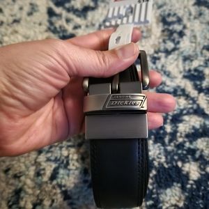 New with tags Mens Reversible Dickies belt size 44